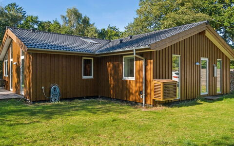 Ovine - 1.2Km to the Fjord: Hout, Meubilair, Appartement, Kamer, Plafond, Beits, Stoel, Hardwood, Vernis, Timmerhout