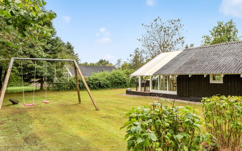 Madita - 30Km from the Sea: Dak, Huis, Huis, Verblijf, Deur, Siding, Dek, Veranda, Plank, Hardwood
