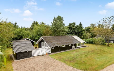 Madita - 30Km from the Sea: Dak, Huis, Huis, Verblijf, Deur, Siding, Dek, Veranda, Plank, Hardwood