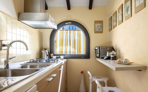 Maria Gabriella Holiday Home In Monticchiello: Interieur Ontwerp, Keuken, Countertop, Toestel Van De Keuken, Major Appliance, Huis, Verdieping, Kamer, Plafond, Huishoudapparatuur