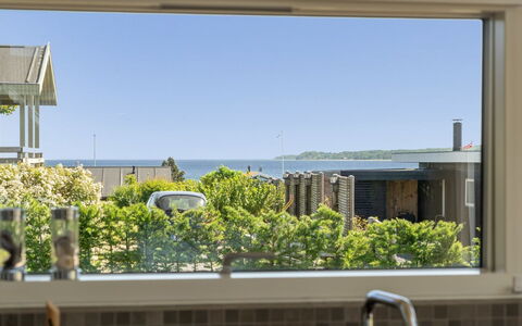 Karitte - 300M from the Sea: Hout, Huis, Veranda, Dek, Hardwood, Dak, Beits, Houten Vloer, Eco Hotel