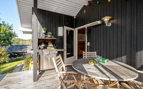 Eggertsine - 1.2Km from the Sea: Hout, Huis, Veranda, Dek, Hardwood, Dak, Beits, Houten Vloer, Eco Hotel