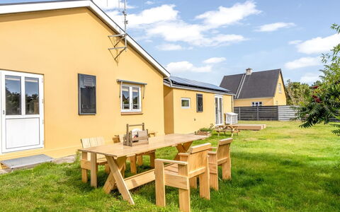 Alpi - 270M from the Sea: Hout, Meubilair, Appartement, Kamer, Plafond, Beits, Stoel, Hardwood, Vernis, Timmerhout