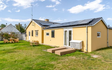 Alpi - 270M from the Sea: Hout, Meubilair, Appartement, Kamer, Plafond, Beits, Stoel, Hardwood, Vernis, Timmerhout