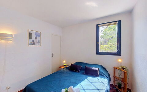 Le Barcarès 255: Muur, Slaapkamer, Interieur Ontwerp, Bed, Verdieping, Flooring, Hout, Kamer, Laken, Meubilair
