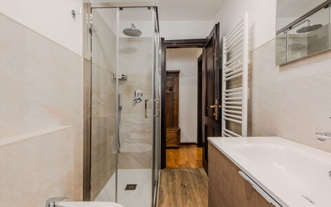 Al Parco: Flooring, Verdieping, Interieur Ontwerp, Hout, Loodgieterswerkinrichting, Badkamer, Kamer, Plafond, Loodgieter, Huis