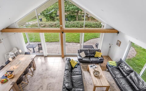 Talitha - 40M from the Sea: Hout, Plafond, Huis, Verblijf, Hardwood, Woonkamer, Houten Vloer, Landgoed, Beits