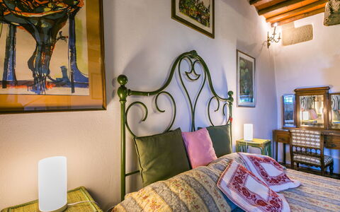 Ridaldi: Slaapkamer, Interieur Ontwerp, Meubilair, Bed, Laken, Bedding, Verlichting, Plafond, Bed Frame, Fotolijst