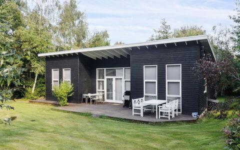 Erikke - 575M from the Sea: Hout, Meubilair, Appartement, Kamer, Plafond, Beits, Stoel, Hardwood, Vernis, Timmerhout