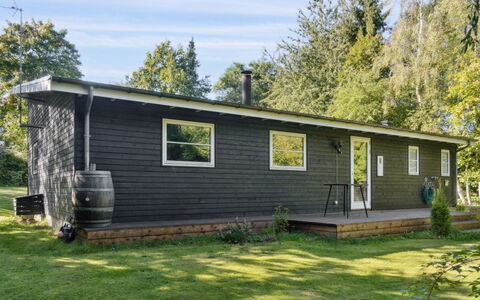 Erikke - 575M from the Sea: Hout, Meubilair, Appartement, Kamer, Plafond, Beits, Stoel, Hardwood, Vernis, Timmerhout