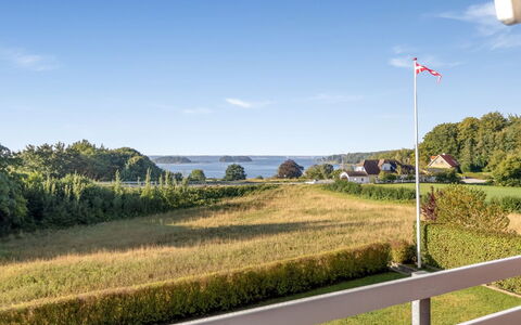 Senni - 800M from the Sea: Gras, Grasland, Land Lot, Verblijf, Landelijk Gebied, Weide, Garden Gebouwen, Tuin, Schuur