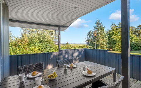 Leani - 150M from the Sea: Gras, Grasland, Land Lot, Verblijf, Landelijk Gebied, Weide, Garden Gebouwen, Tuin, Schuur