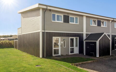 Syriel - 700M from the Sea: Dak, Huis, Huis, Verblijf, Deur, Siding, Dek, Veranda, Plank, Hardwood