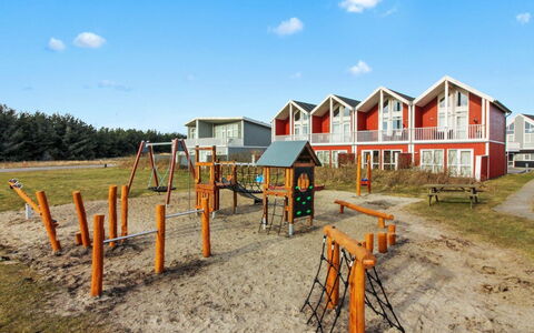 Syriel - 700M from the Sea: Dak, Huis, Huis, Verblijf, Deur, Siding, Dek, Veranda, Plank, Hardwood
