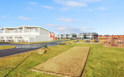 Syriel - 700M from the Sea: Dak, Huis, Huis, Verblijf, Deur, Siding, Dek, Veranda, Plank, Hardwood