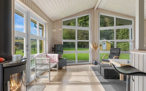 Solja - 85M from the Sea: Gras, Grasland, Land Lot, Verblijf, Landelijk Gebied, Weide, Garden Gebouwen, Tuin, Schuur