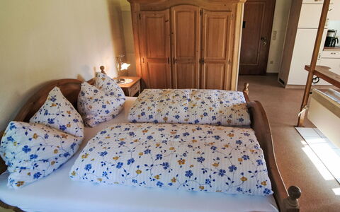 Gortipohl 620: Meubilair, Slaapkamer, Hout, Interieur Ontwerp, Bed, Laken, Bedding, Flooring, Verlichting, Linens