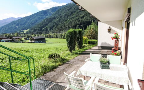 Gortipohl 620: Huis, Bergketen, Heuvel Station, Vallei, Gazon, Balkon, Schaduw, Alpen, Werf, Veranda