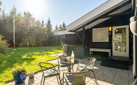 Inola - 3.5Km from the Sea: Blauw, Struik, Verblijf, Groundcover, Tuin, Landgoed, Schaduw, Landscaping, Boerderij, Eco Hotel