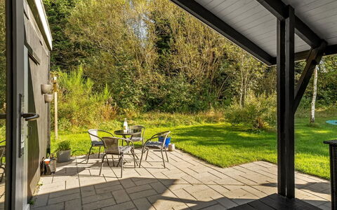 Inola - 3.5Km from the Sea: Blauw, Struik, Verblijf, Groundcover, Tuin, Landgoed, Schaduw, Landscaping, Boerderij, Eco Hotel