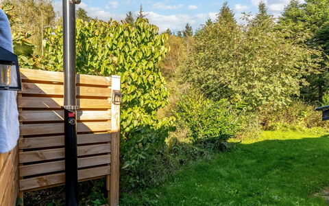 Inola - 3.5Km from the Sea: Blauw, Struik, Verblijf, Groundcover, Tuin, Landgoed, Schaduw, Landscaping, Boerderij, Eco Hotel