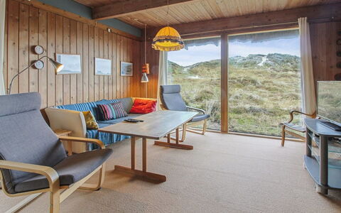 Asel - 1Km from the Sea: Verblijf, Backyard, Werf, Garden Gebouwen, Schuur, Siding, Buitenmeubels, Blokhut, Outdoor Structuur, Keet