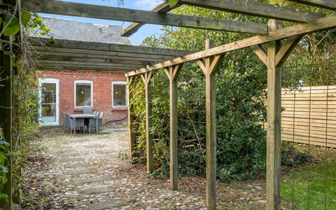 Nette - 2Km to the Fjord: Verblijf, Backyard, Werf, Garden Gebouwen, Schuur, Siding, Buitenmeubels, Blokhut, Outdoor Structuur, Keet