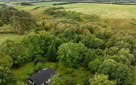 Velika - 300M to the Fjord: Verblijf, Backyard, Werf, Garden Gebouwen, Schuur, Siding, Buitenmeubels, Blokhut, Outdoor Structuur, Keet