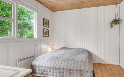 Ingamaj - 4Km from the Sea: Hout, Flooring, Plafond, Verdieping, Interieur Ontwerp, Slaapkamer, Houten Vloer, Bed, Plank, Kamer