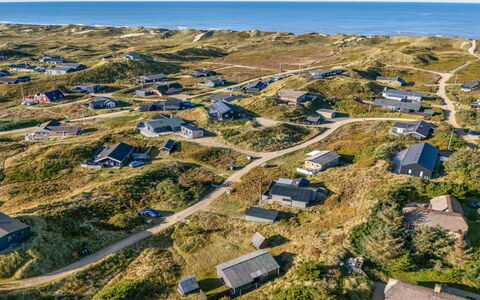 Acucena - 500M from the Sea: Verblijf, Backyard, Werf, Garden Gebouwen, Schuur, Siding, Buitenmeubels, Blokhut, Outdoor Structuur, Keet