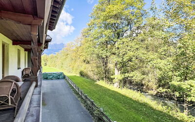Oberndorf in Tirol 649: Landelijk Gebied, Verblijf, Tuin, Gang, Landscaping, Schaduw, Werf, Pad, Schaduw, Stock Fotografie