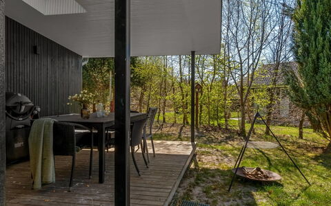 Hals 983: Hout, Schaduw, Buitenmeubels, Buitentafel, Stoel, Backyard, Plafond, Outdoor Structuur, Tuin, Dek