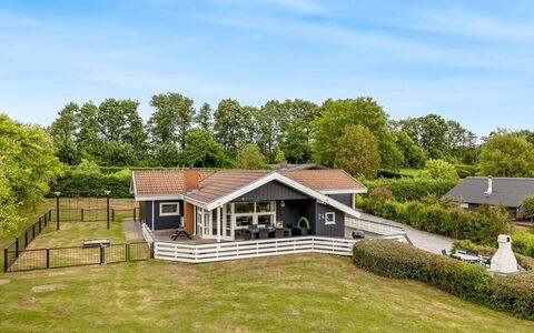 Joonatan - 900M from the Sea: Dak, Huis, Huis, Verblijf, Deur, Siding, Dek, Veranda, Plank, Hardwood