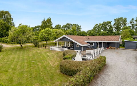 Joonatan - 900M from the Sea: Dak, Huis, Huis, Verblijf, Deur, Siding, Dek, Veranda, Plank, Hardwood