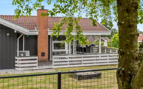 Joonatan - 900M from the Sea: Dak, Huis, Huis, Verblijf, Deur, Siding, Dek, Veranda, Plank, Hardwood
