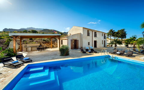 Villa La Musa: Blauw, Zwembad, Toevlucht, Buitenmeubels, Eco Hotel, Landgoed, Vrije Tijd, Thermae, Paraplu, Villa