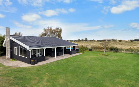 Rolfkarl - 250M from the Sea: Blauw, Verblijf, Huis, Huis, Boerderij, Landgoed, Siding