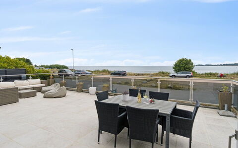 Rusalina - 20M from the Sea: Wolk, Stoel, Buitenmeubels, Hek, Balkon, Buitentafel