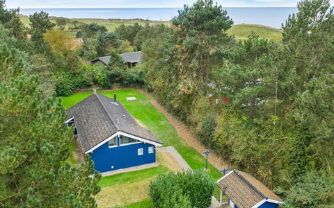 Ellinor - 190M from the Sea: Dak, Huis, Huis, Verblijf, Deur, Siding, Dek, Veranda, Plank, Hardwood