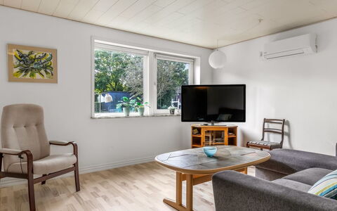 Ritha - 30Km from the Sea: Verblijf, Backyard, Werf, Garden Gebouwen, Schuur, Siding, Buitenmeubels, Blokhut, Outdoor Structuur, Keet