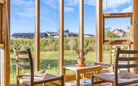 Skoge - 900M from the Sea: Gebouw, Huis, Venster, Huis, Dak, Woongebied, Struik, Verblijf, Land Lot