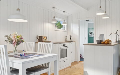 Baarde - 1.2Km from the Sea: Flooring, Interieur Ontwerp, Hout, Plafond, Meubilair, Lichte Inrichting, Verdieping, Keuken, Houten Vloer, Verlichting