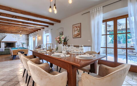 Nadua: Meubilair, Interieur Ontwerp, Flooring, Tafel, Stoel, Hout, Verdieping, Plafond, Keuken En Eettafel, Eetkamer