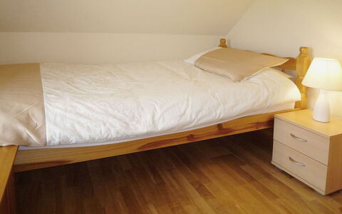Timmy'S Cottage Heir Island: Meubilair, Bed, Slaapkamer, Flooring, Hout, Verdieping, Interieur Ontwerp, Laken, Bedding, Linens