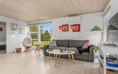 Einari - 500M from the Sea: Verblijf, Backyard, Werf, Garden Gebouwen, Schuur, Siding, Buitenmeubels, Blokhut, Outdoor Structuur, Keet