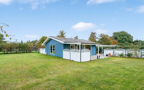 Einari - 500M from the Sea: Verblijf, Backyard, Werf, Garden Gebouwen, Schuur, Siding, Buitenmeubels, Blokhut, Outdoor Structuur, Keet
