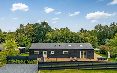Assa - 500M from the Sea: Hout, Verblijf, Huis, Huis, Deur, Hardwood, Garden Gebouwen, Beits, Blokhut, Plank