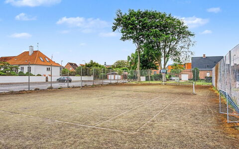 Asfrid - 80M from the Sea: Verblijf, Backyard, Werf, Garden Gebouwen, Schuur, Siding, Buitenmeubels, Blokhut, Outdoor Structuur, Keet