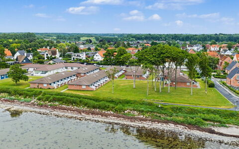 Asfrid - 80M from the Sea: Verblijf, Backyard, Werf, Garden Gebouwen, Schuur, Siding, Buitenmeubels, Blokhut, Outdoor Structuur, Keet
