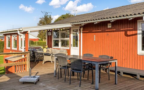 Ali - 500M from the Sea: Verblijf, Backyard, Werf, Garden Gebouwen, Schuur, Siding, Buitenmeubels, Blokhut, Outdoor Structuur, Keet